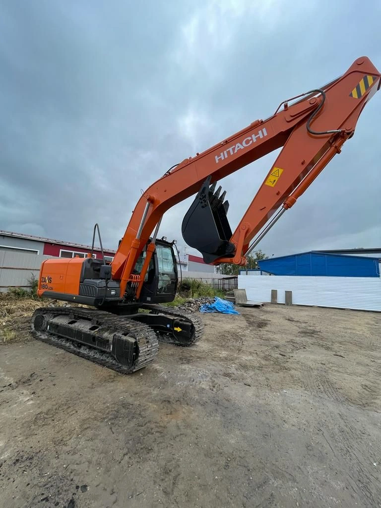 Аренда Экскаватор JCB JS 330L в Москве и МО — цена от 40 000 ₽/смена